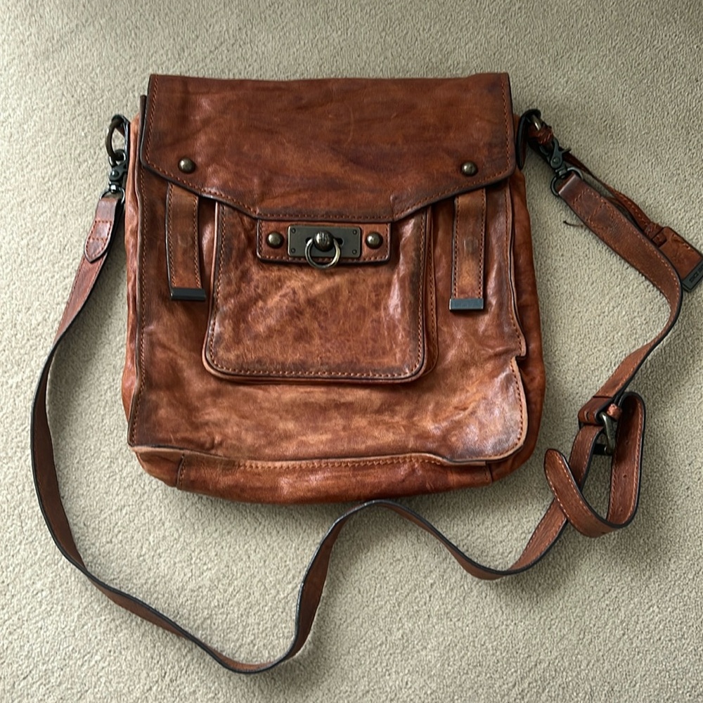 Frye Cameron Magazine Crossbody, wonderful condition, cognac color